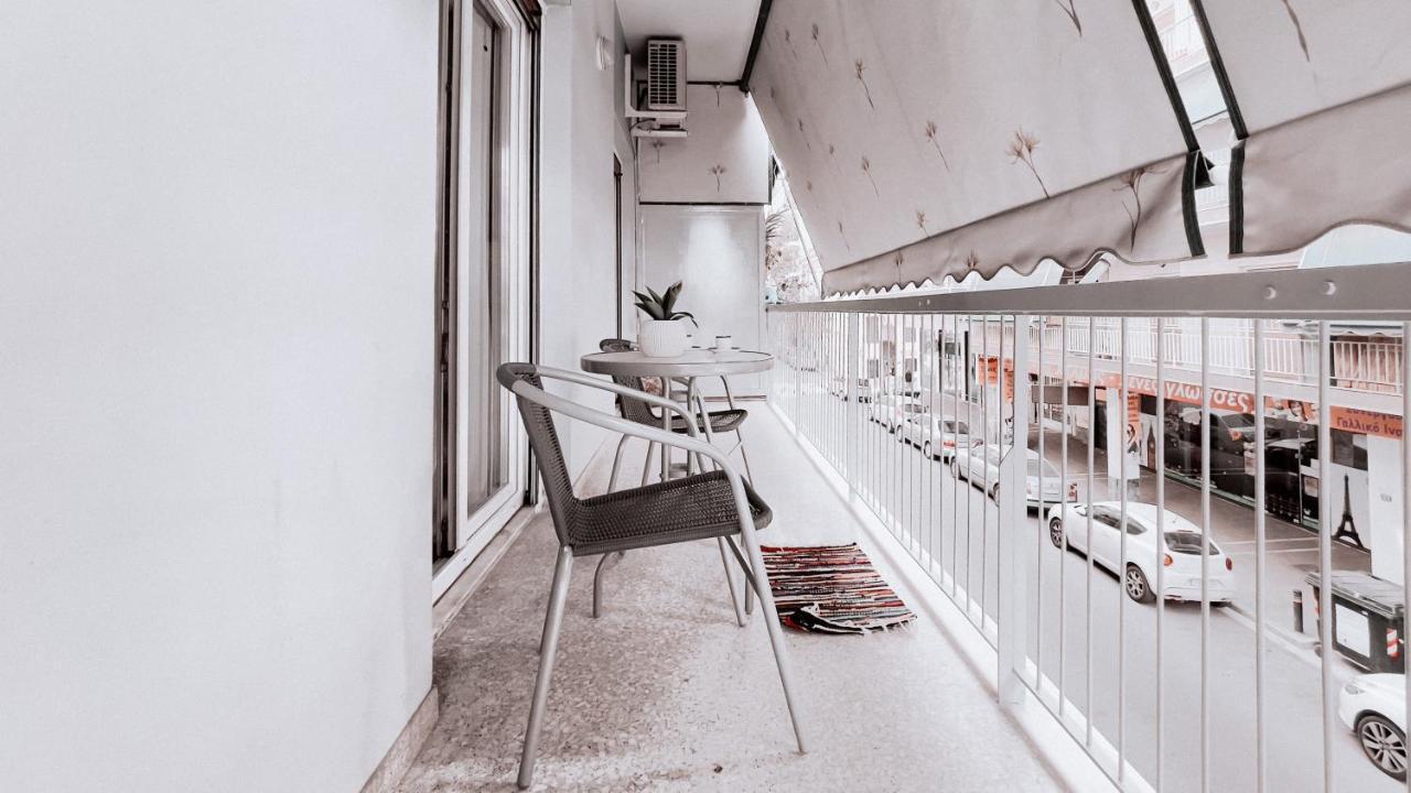 Vintage 2-Bedroom Apt In The Heart Of The City Atena Exterior foto